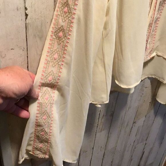 Blouse By blu pepper Size medium - Picture 5 of 8